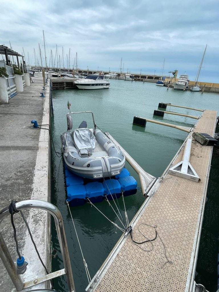 Best Marine Scaffalatura Pieghevole Per Kayak – 2 Supporti In Alluminio Per Canoe E SUP – Capacità 46 Kg